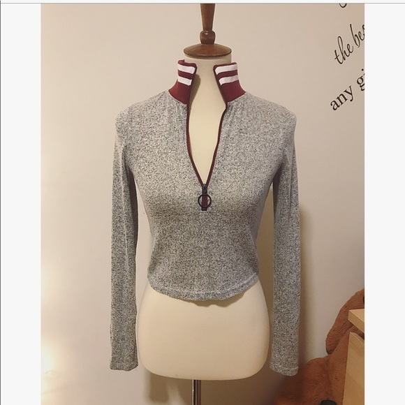Urban Outfitters Tops - Zoie half-zip turtleneck top🔥👌🏻